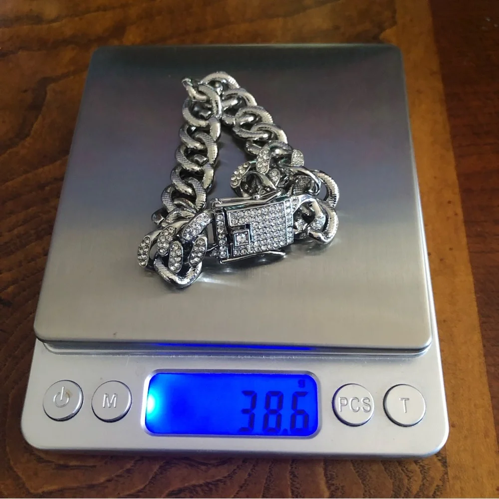 Men’s and women’s silver plated sparkle iced out Cuban chain link bracelet